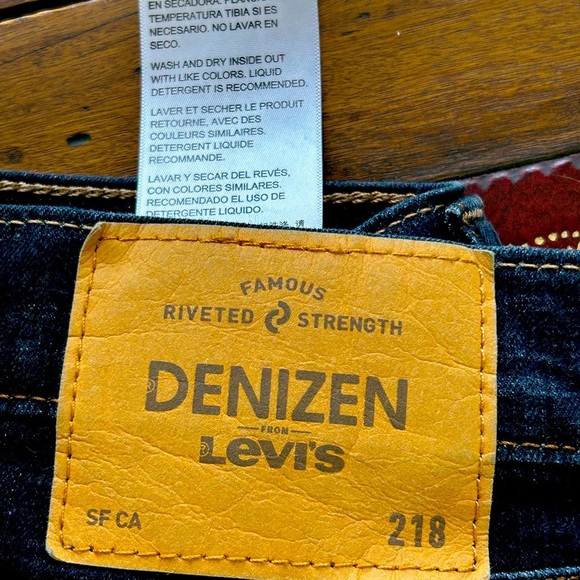 Levi's Denizen Blue 218 Straight Fit Blue Jeans Size 36 W x 30 L - Picture 2 of 15